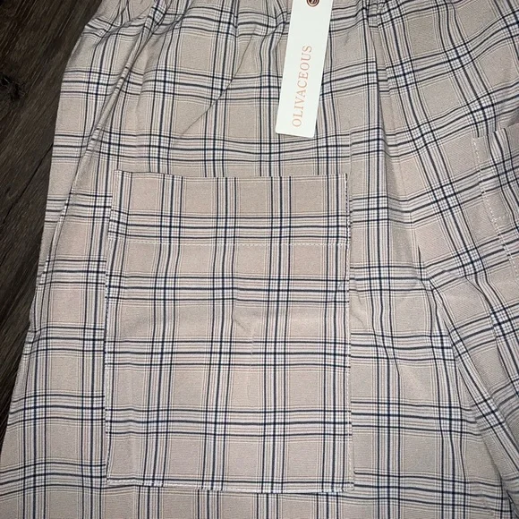 olivaceous NWT pull on shorts - Picture 3 of 5